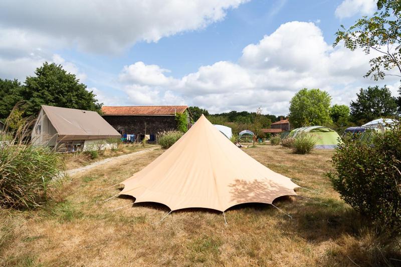Domaine De L'Oiseliere Hotell Chauché Exteriör bild